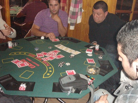 20101202130023-ultimas-2-mesas-b-2.jpg