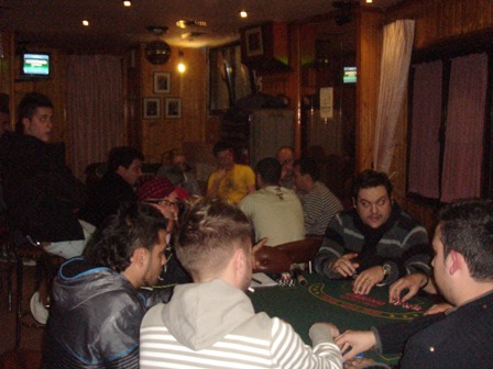 20110311191323-dos-ultimas-mesas.jpg
