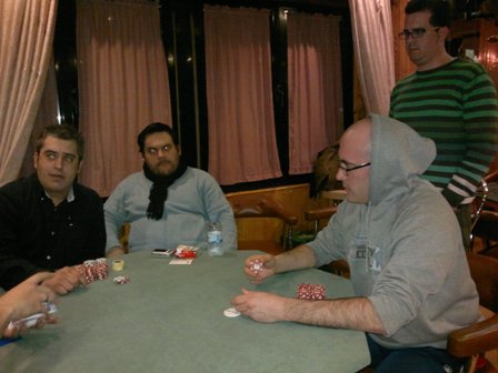 20110315165233-mano-a-mano.jpg