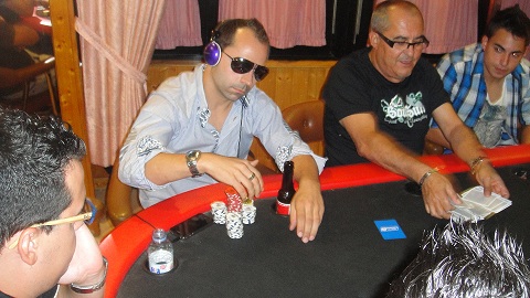 20110930164743-joselbaink-out.jpg