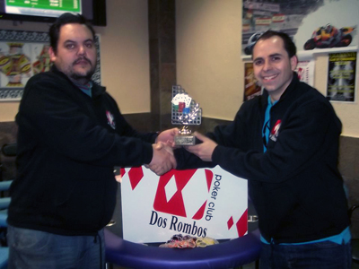 20120103213346-joselbaink-recoge-su-premio-de-manos-de-manuel-cordobes.jpg