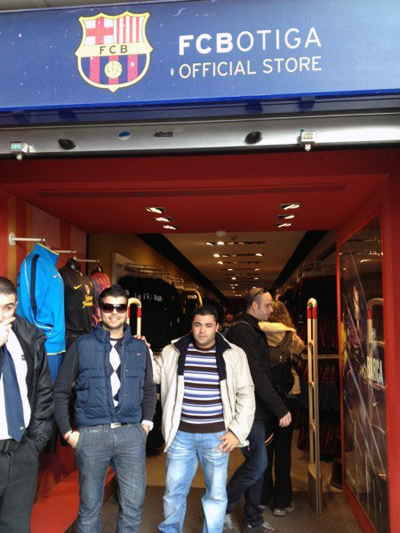 20120227181932-en-la-tienda-del-bar-a.jpg